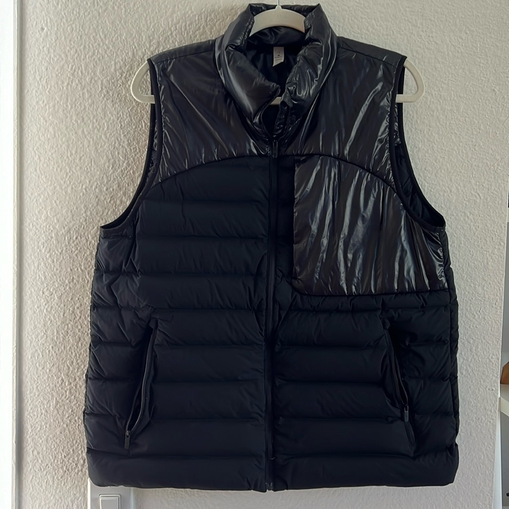 Lululemon vest, size 12